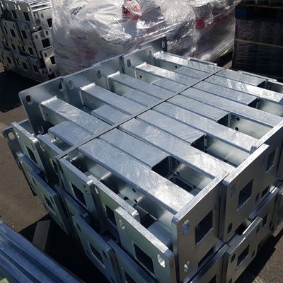 Veiligheid op de weg Warm gegalvaniseerd High Speed Steel Guardrail Square Post Standard AASHTO M-180