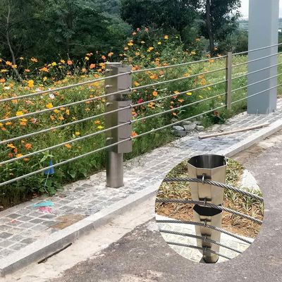 Highway Guardrail kabelbarrière voor verkeersveiligheid in zinkcoating en aangepaste kleur