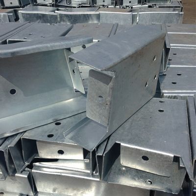 Highway Guardrail Crash Barrier Hot-dip gegalvaniseerd blok met anti-corrosiecoating
