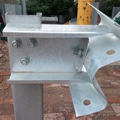 Highway Guardrail Crash Barrier Hot-dip gegalvaniseerd blok met anti-corrosiecoating