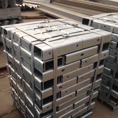 Highway Guardrail Spacer Channel Post AASHTO Standaard metalen wegveiligheid met materiaal