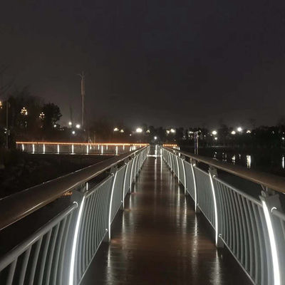 Q235 Q345 Stalen barrière Buitengeheide hekken Panelen brugbeveiliging Voor verkeersveiligheid op de weg