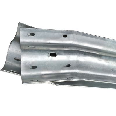 Veiligheid op de weg Hot Dip gegalvaniseerd beveiligingsrail gebogen einde met ISO9001 2000 certificaat
