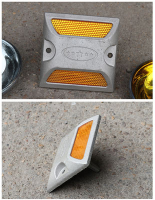 100x100x25mm Aluminium wegdekmarker Cat Eyes Road Stud gemaakt voor wegwaarschuwing
