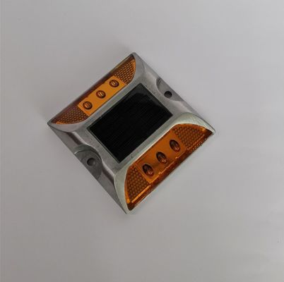 Waterdicht zonne-aluminium ingebed kattenogen wegstok voor wegkegel teken 104 * 123 * 23mm