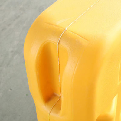 2M PE T-vorm Rood Geel Water Gevuld Plastic Wegverkeersbarrière Voor de verkeersveiligheid