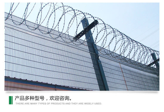 Gepersonaliseerd gegalvaniseerd en poederbedekt Razor Wire hek voor residentiële bescherming
