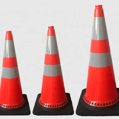 Hoog zichtbare oranje PVC wegverkeerskegel Voor de veiligheid op de weg