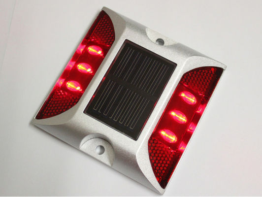 Verkeersveiligheid Cat Eye Aluminium Road Stud Solar met 104*123*23mm Grootte en Rode Kleur