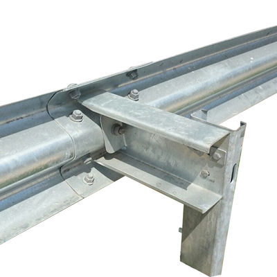 Warm gedompeld gegalvaniseerd W-balk Highway Guardrail C Post of U Post met hoge duurzaamheid