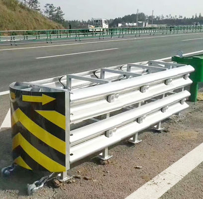Gegalvaniseerde en met poeder beklede crashkussens Highway guardrail voor noodgevallen