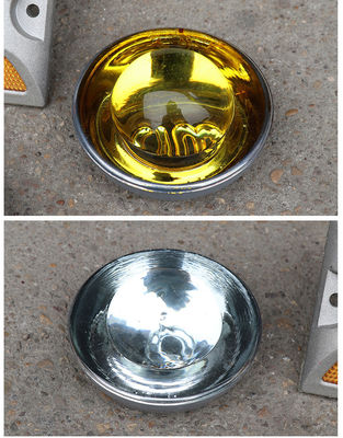 Verkeersveiligheid Essentiële hoogreflecterend glas Kattenogen Wegstokjes met reflecterende tape