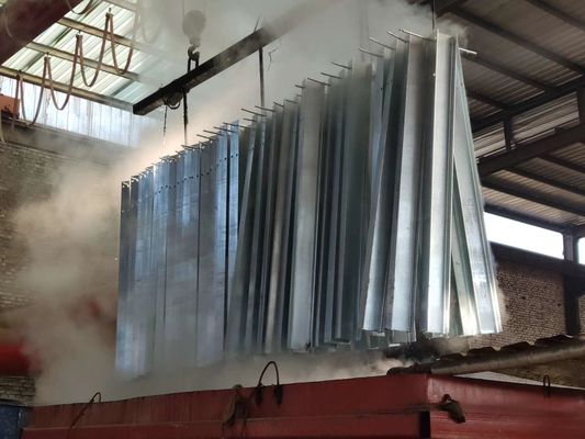 Technologie Warm gegalvaniseerd koudgewalst W-balkbeveiligingsrail voor verkeersveiligheid