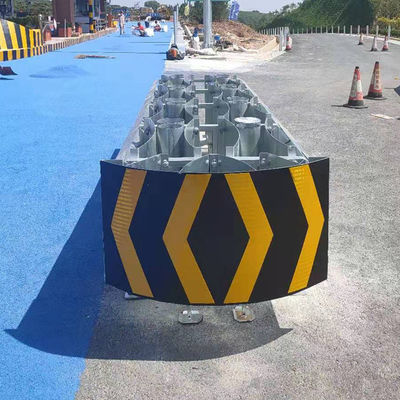 Gegalvaniseerd en poederbedekt staal verkeersbarrière schild voor verkeersveiligheid
