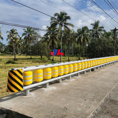 Q235 Q345 EVA Rotary Safety Barrier voor verkeersveiligheid in ISO Highway Rotary Guardrail