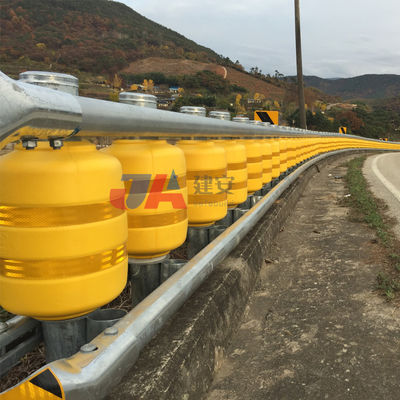 Q235 Q345 EVA Foam Highway Safety Rotary Barrier Volume besparen voor verkeersveilig systeem