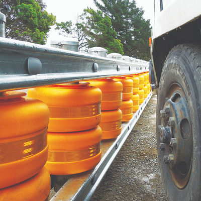 Roterende anti-botsingsrolbeugel voor Q235 Q345 EVA Highway Guardrail