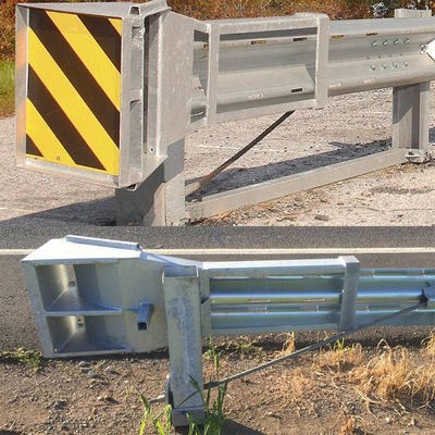 Straight Barrier Roadway Safety gegalvaniseerde W- en Thrie-balk voor wegbeveiliging