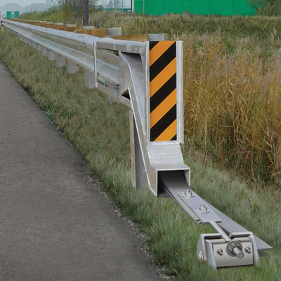 Straight Barrier Roadway Safety gegalvaniseerde W- en Thrie-balk voor wegbeveiliging
