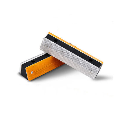 Verkeersveiligheid Guardrail Reflector in aangepaste kleur PVC voor snelwegen en verkeersveiligheid