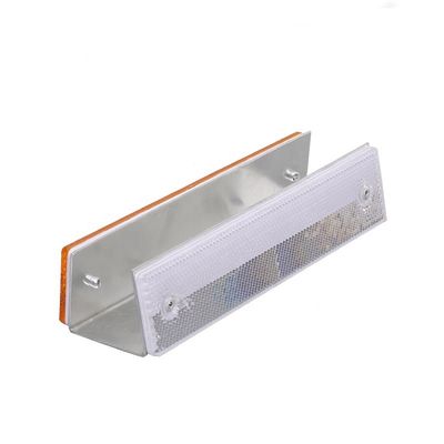 Vermelding van de verkeersveiligheid op de snelweg met reflecterend geel licht van type V voor zichtbaarheid