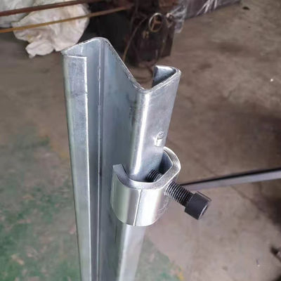 Highway Guardrail AASHTO M-180 Z-vormige palen met duurzaam roestvrij staalmateriaal