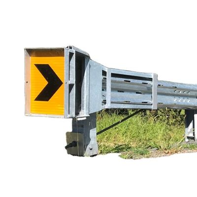 Verkeersbarrière gebruikt bewakingsrailSKT350 eindigt wegbewakingsrail voor veilige wegbescherming