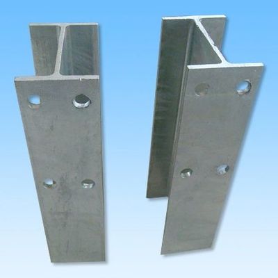 Q235 Q345 150*100*4.3*5.5mm Warm gegalvaniseerde wegrail H-post