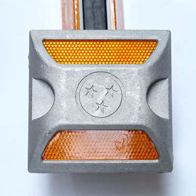 Geel vierkant zonne-aandacht licht wegstaaf gemaakt van gegoten aluminiumlegering plastic