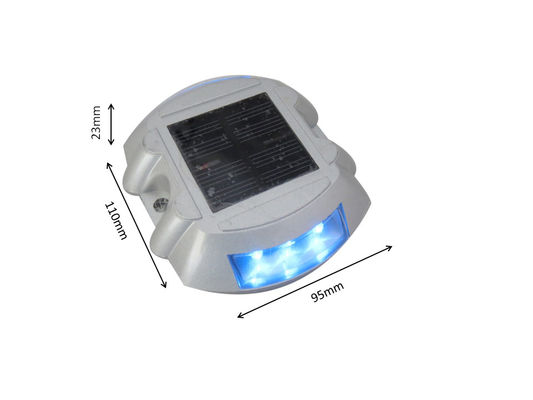 Ingebouwde zonne-energie-wegstaaf met aluminium en LED-waarschuwing in rood blauw geel wit groen