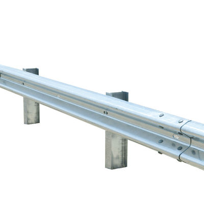 De veiligheidsgrenzen op de snelweg met Q235 Q345 gegalvaniseerd staal en ISO 9001-certificering