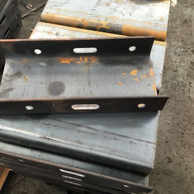 Gegalvaniseerde W-beam Highway Guardrail Spacer voor verkeersveiligheid en poedercoating