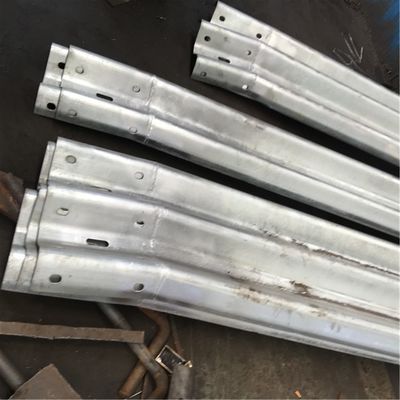 Hoge weerstand W-balk Steel Safety Barrier Guard Rail met ISO9001 2000-certificering
