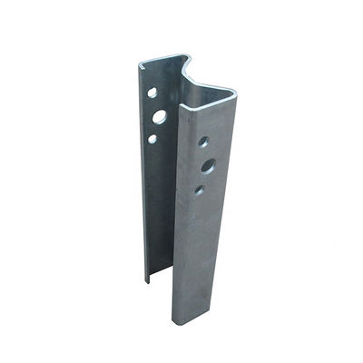 Veiligheid op de weg Warm Dip Galvanized Sigma Post vervaardigd in voor Highway Guardrail
