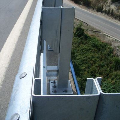 Q235 SJ235R Op maat gemaakte gegalvaniseerde verkeersbarrière