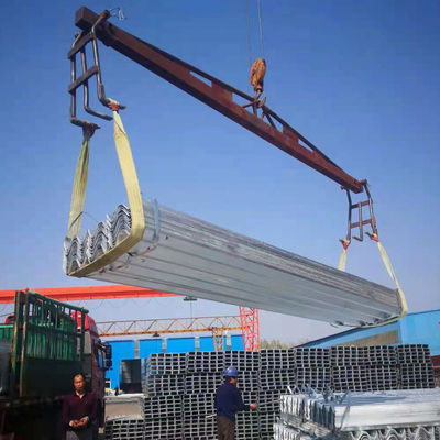 Hot Dip gegalvaniseerd Q235 Q345 Staal Highway Guardrail Traffic Barrier