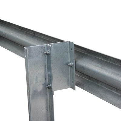 Hot-Dip gegalvaniseerd staal Highway Guardrail Spacer Met W-Beam Anti-Corrosion