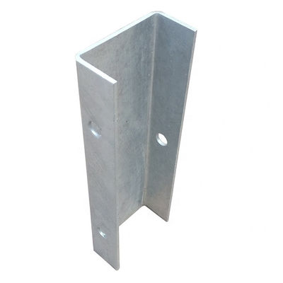 Hot-Dip gegalvaniseerd staal Highway Guardrail Spacer Met W-Beam Anti-Corrosion