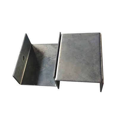 Hot-Dip gegalvaniseerd staal Highway Guardrail Spacer Met W-Beam Anti-Corrosion