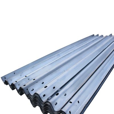 Gegalvaniseerde Q235 Q345 W golvende balk metalen wegrail