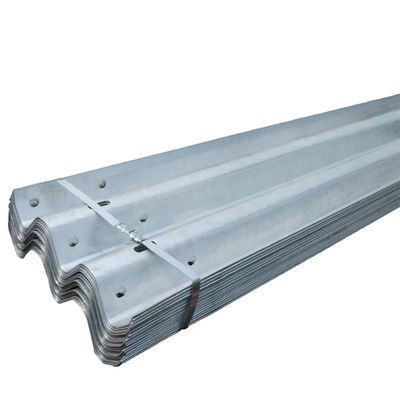 Gegalvaniseerde Q235 Q345 W golvende balk metalen wegrail