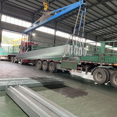 Gepersonaliseerde warm gedompelde gegalvaniseerde snelwegrail 345 materiaal
