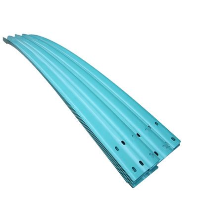 Q235 Q345 Gepersonaliseerde kleur gegalvaniseerde gebogen balk Highway Guardrail voor verkeersveiligheid