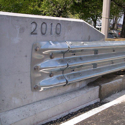 Warm gegalvaniseerd koud gewalste technologie aangepast Highway Guardrail Bridge Terminals End