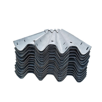 Highway Guardrail Traffic Barrier met warm gegalvaniseerde koudgewalste technologie