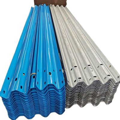 Buitenverkeersleiding Q235 Q345 Staal W Beam Highway Guardrail System voor op maat
