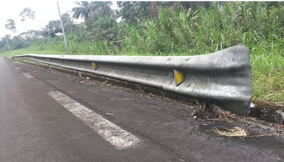 Hot Dip Galvanized W Beam Fishtail Terminal End voor Outdoor Security Highway Guardrail
