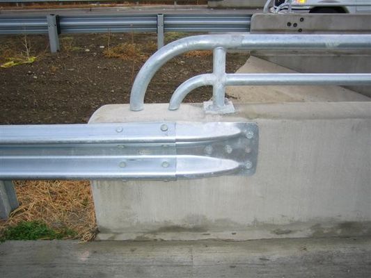 Buitenbeveiliging gegalvaniseerd W-balk-eind/driebalk-eind terminal-eind voor snelwegbeveiliging
