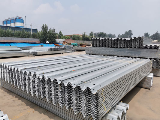 AASHTO M-180 W Beam/Thiry Beam Highway Guardrail Traffic Barrier voor aangepaste behoeften