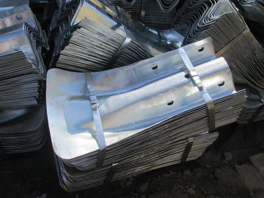 Anti-corrosie wegveiligheid barrière eindvleugels met Q235 Q345 Steel Fishtail Terminal
